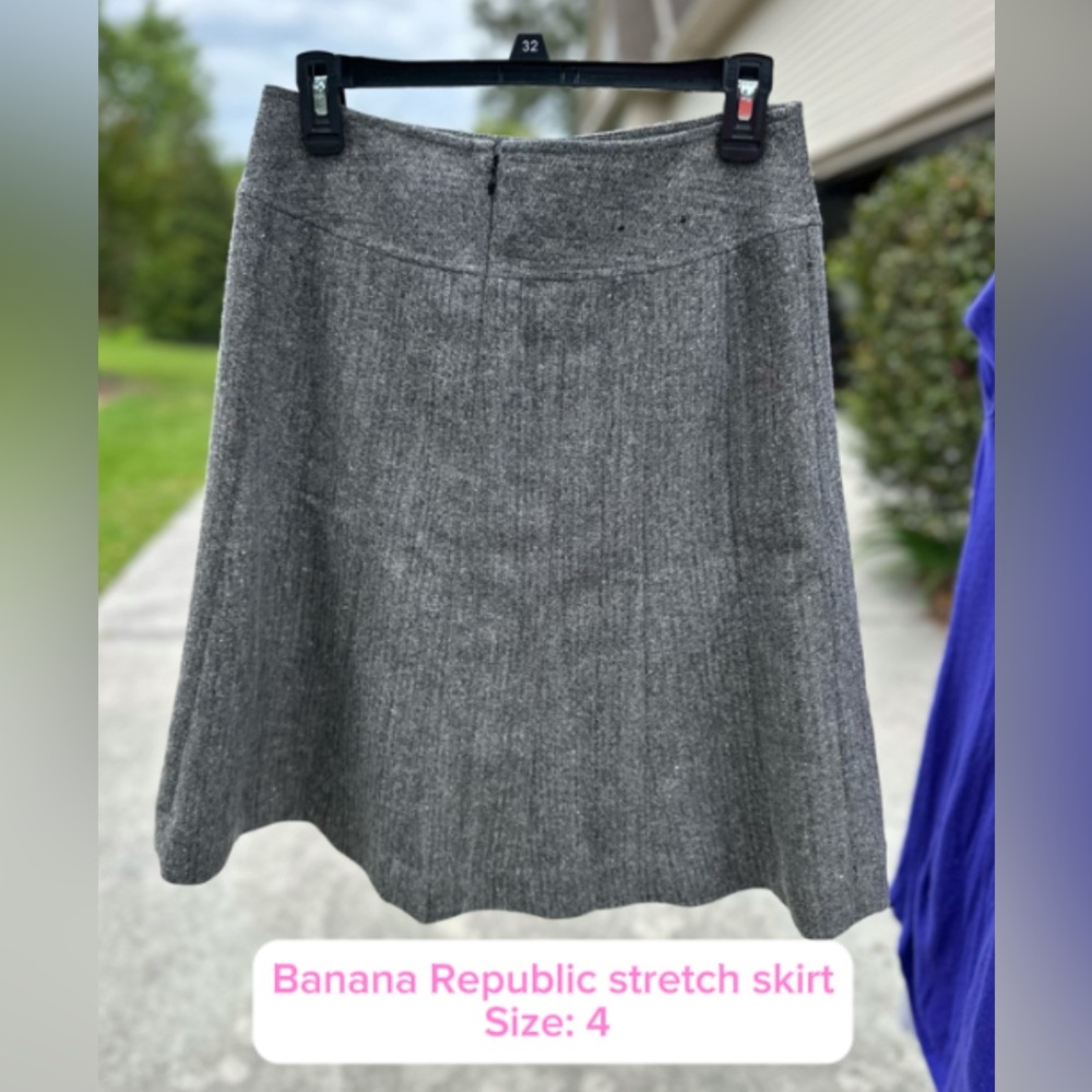 Banana Republic Gray A-Line Knee-Length Skirt for Work